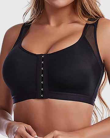 Women's bra with front closure and adjustable straps